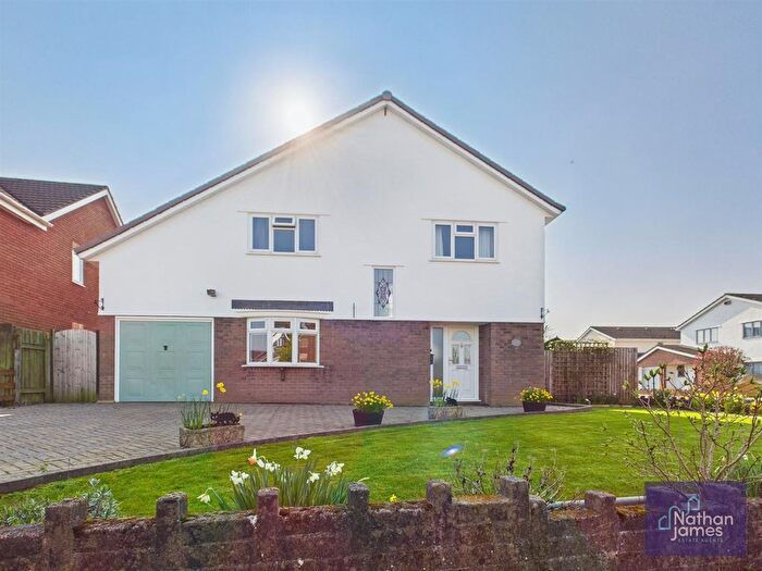 3 Bedroom Detached House For Sale In Windsor Drive, Magor, Caldicot, NP26