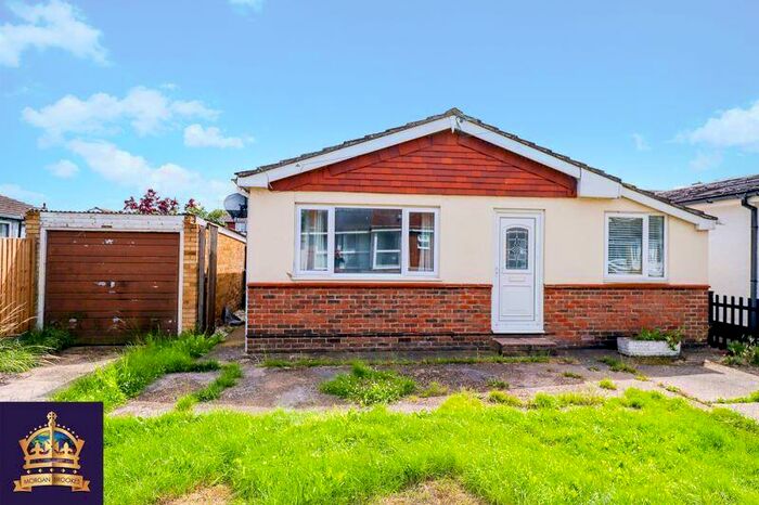 3 Bedroom Bungalow To Rent In Rosbach Road, Canvey Island, SS8