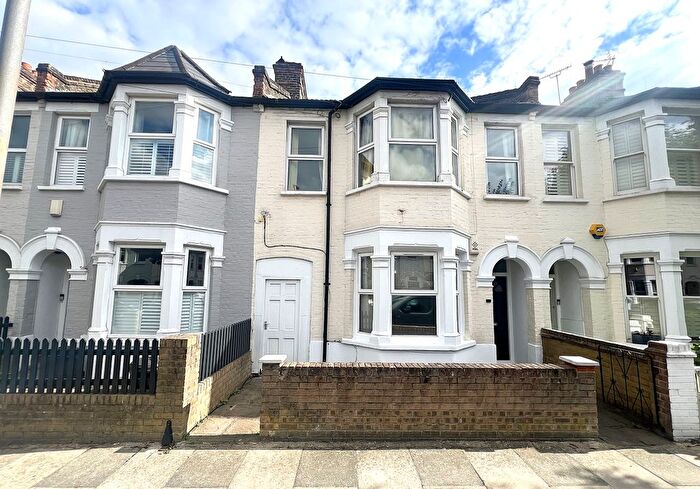 1 Bedroom Flat To Rent In Strathville Road, Earlsfield, SW18