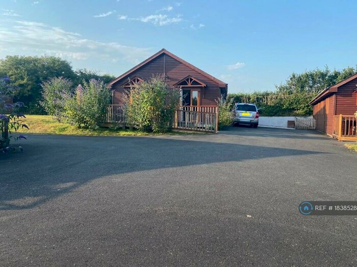 3 Bedroom Bungalow To Rent In Tudor Lodges, Looe, PL13