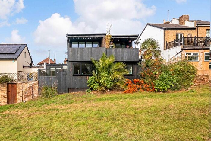 3 Bedroom House For Sale In Spa Hill, Crystal Palace, London, SE19