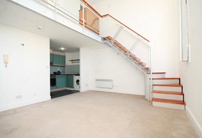 1 Bedroom Flat To Rent In Beaux Arts Building, Manor Gardens, Islington, N7