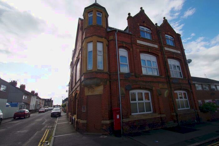 1 Bedroom Flat To Rent In Old Town, Hythe Road, SN1