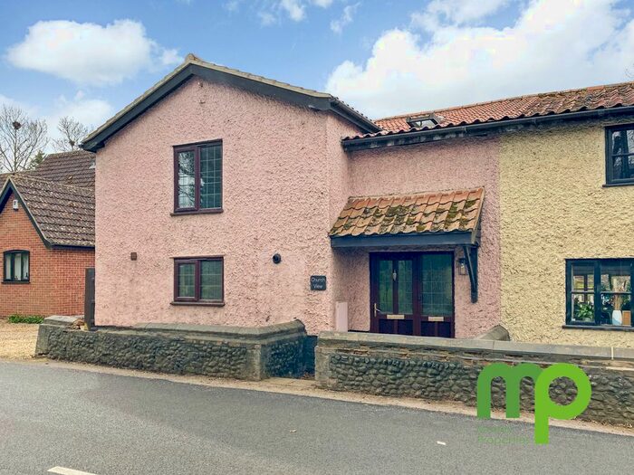 3 Bedroom Semi-Detached House For Sale In Station Road, Spooner Row, Wymondham, NR18