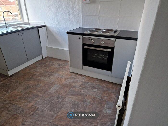 2 Bedroom Flat To Rent In Blacklands Crescent, Kilwinning, KA13