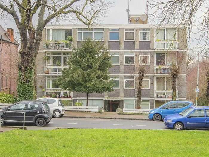 2 Bedroom Flat To Rent In Avenue Hall, Avenue Road, Highgate, N6