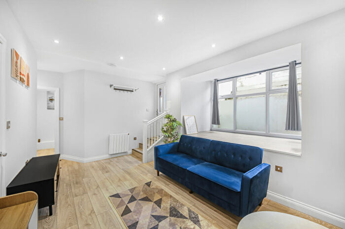 1 Bedroom Flat To Rent In Foxberry Road, Brockley, SE4