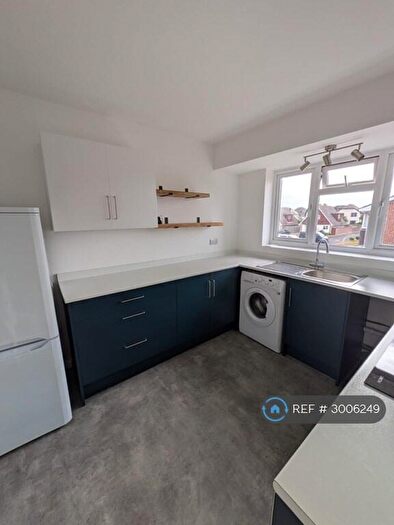 2 Bedroom Flat To Rent In East Wittering, Chichester, PO20