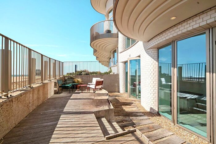 2 Bedroom Apartment For Sale In Shoreline Crescent, Folkestone, CT20