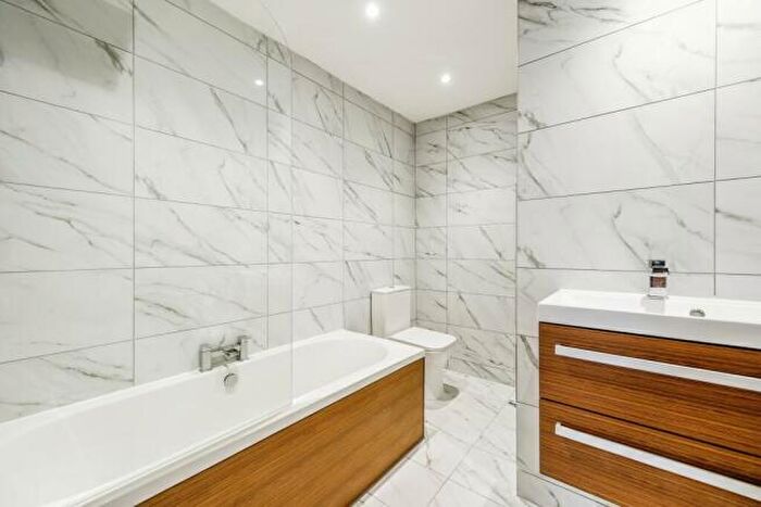 4 Bedroom Semi-Detached House To Rent In Sunnymede Drive, Maghull, L31