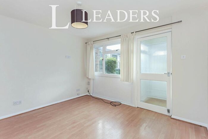 1 Bedroom Maisonette To Rent In Barnsnap Close, Horsham, RH12
