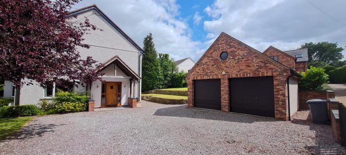 4 Bedroom House To Rent In Hillock Lane, LL12