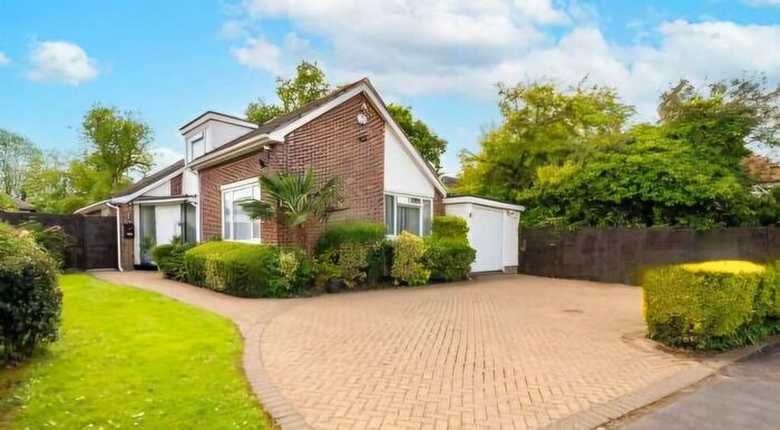 3 Bedroom Bungalow To Rent In Deacons Close, Elstree, Borehamwood, WD6