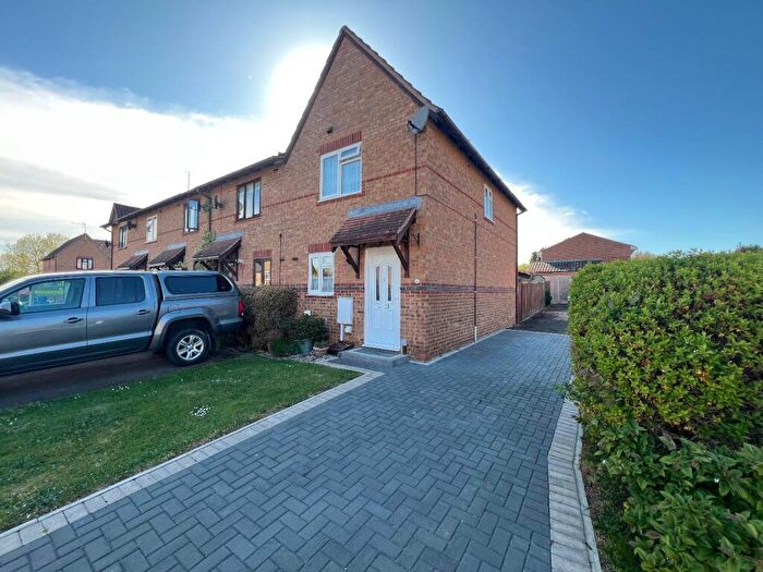 2 Bedroom End Of Terrace House For Sale In Sycamore Drive, Desborough, Kettering, NN14
