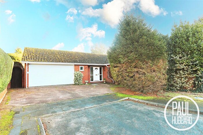 3 Bedroom Detached Bungalow For Sale In Carrs Hill Close, Costessey, NR8