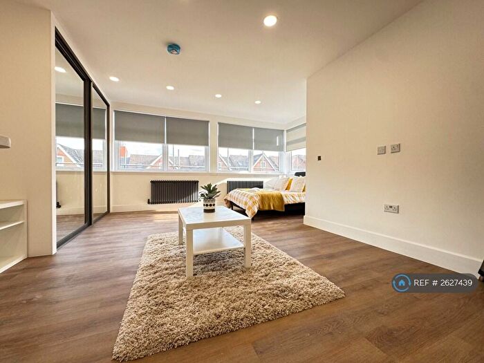 Studio To Rent In Cardiff Road, Luton, LU1