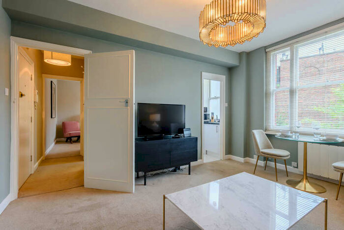 1 Bedroom Apartment To Rent In Hill Street, Mayfair, London W1J