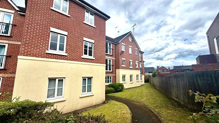 2 Bedroom House To Rent In Newton Road, Great Barr, Birmingham, B43