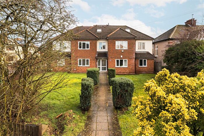 2 Bedroom Property For Sale In Flat, Headstone Lane, Harrow, HA2