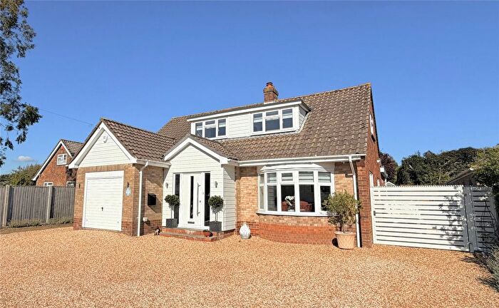 3 Bedroom Detached House For Sale In Haglane Copse, Pennington, Lymington, Hampshire, SO41