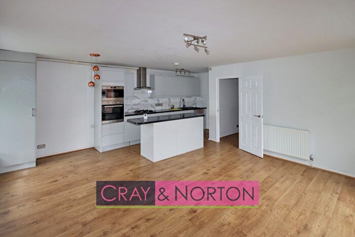 2 Bedroom Flat To Rent In Maresfield, Park Hill, CR0