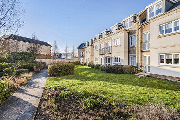 1 Bedroom Apartment For Sale In Linden Lodge, Bicester, OX26