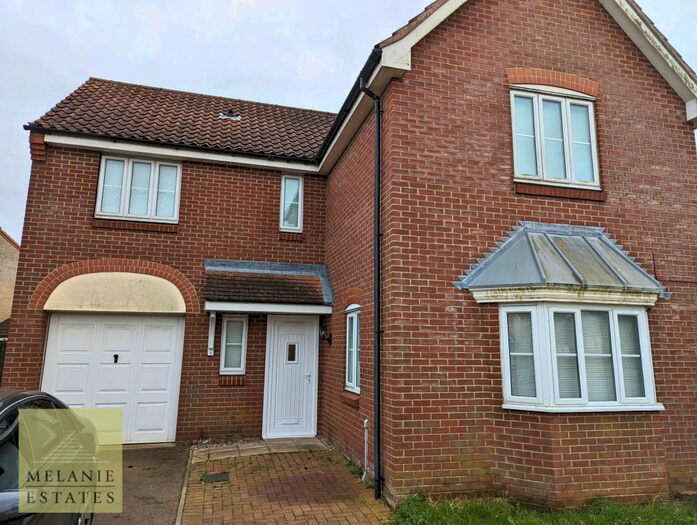 4 Bedroom Semi-Detached House To Rent In Horsley Drive, Gorleston, NR31