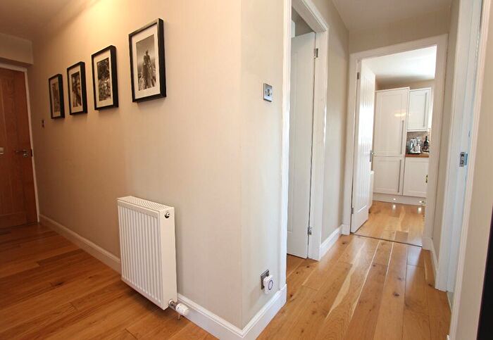 2 Bedroom Flat To Rent In Clark Place, Trinity, Edinburgh, EH5