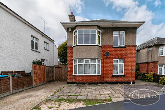 2 Bedroom Flat For Sale In Draycott Road, Bournemouth, BH10