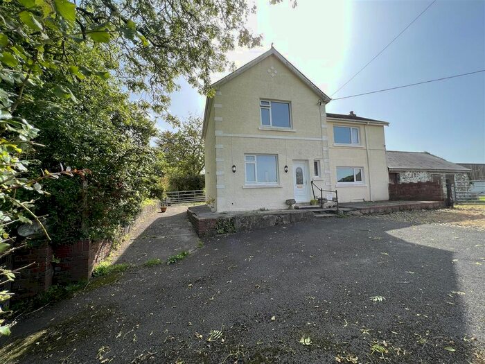 4 Bedroom Farm For Sale In Bethesda Road, Pontyberem, Llanelli, SA15