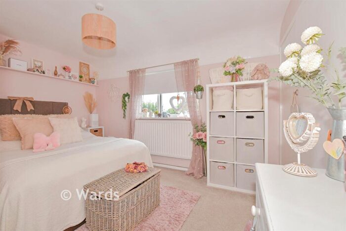 2 Bedroom Apartment For Sale In Staple Road, Wingham, Canterbury, Kent, CT3