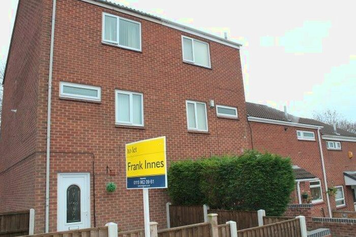 3 Bedroom Terraced House To Rent In Ashwell Gardens, Nottingham, NG7