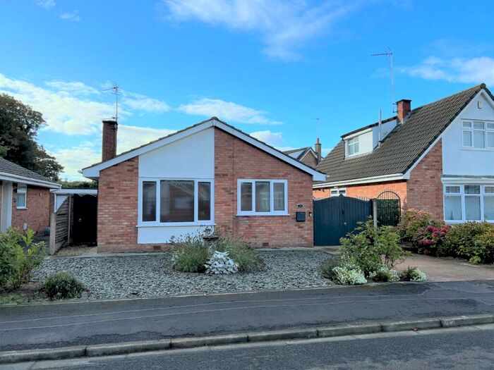 2 Bedroom Bungalow To Rent In Oakwood Avenue, FY8