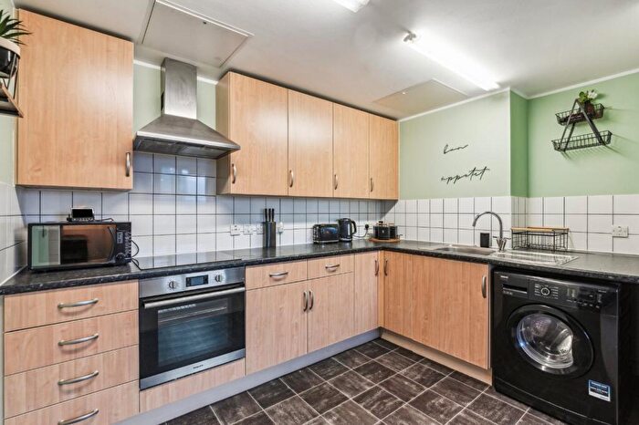 2 Bedroom Flat To Rent In Ashburton Triangle, Drayton Park, N5