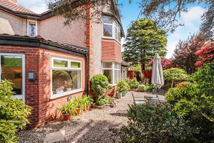 5 Bedroom Detached House For Sale In Chelmsford Road, Harrogate, HG1