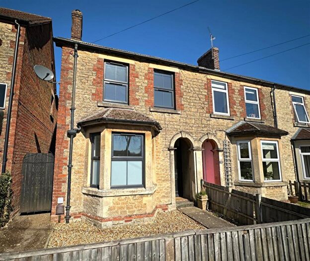 3 Bedroom End Of Terrace House For Sale In Sheldon Road, Chippenham, SN14