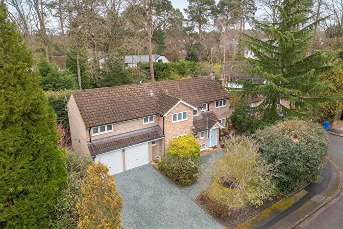 5 Bedroom Detached House To Rent In Oaklands Close, Ascot, SL5