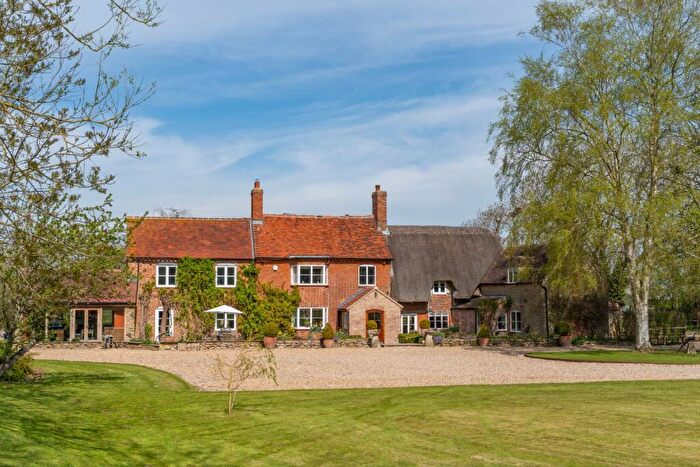 8 Bedroom Farm House To Rent In Thrupp, Faringdon, Oxon, SN7