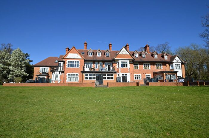 2 Bedroom Flat To Rent In Ferry Lane, Wraysbury, Staines, TW19