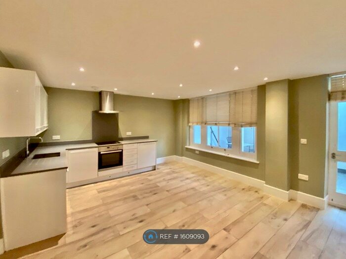 1 Bedroom Flat To Rent In St. Marks Road, London, W11