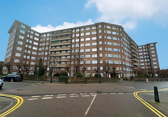 2 Bedroom Flat For Sale In Flat Ashford Court, Ashford Road, Cricklewood, London, NW2
