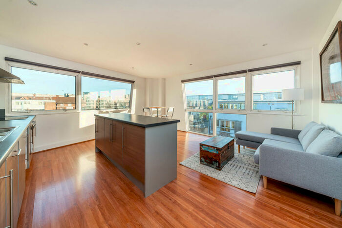 2 Bedroom Apartment To Rent In John Ruskin Street, SE5