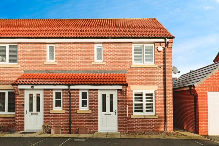 3 Bedroom End Of Terrace House For Sale In Grainger Drive, Pocklington, York, YO42