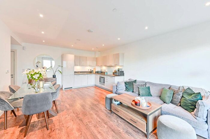 2 Bedroom Flat For Sale In Valetta House, Battersea, London, SW11