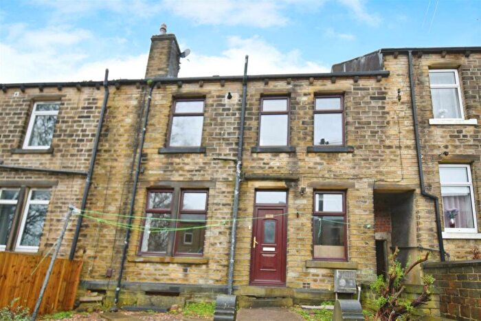 4 Bedroom House To Rent In Barcroft Road, Newsome, Huddersfield, HD4