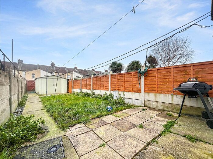 3 Bedroom Terraced House For Sale In Gordon Road, Gillingham, Kent, ME7