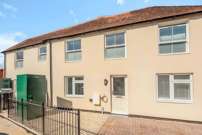 2 Bedroom Terraced House To Rent In Newbury, Berkshire, RG14