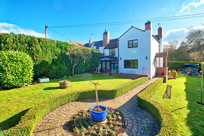 4 Bedroom Cottage For Sale In Clattercut Lane, Droitwich, WR9