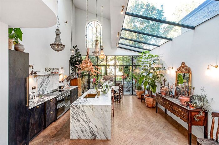 4 Bedroom Terraced House For Sale In Clifden Road, Hackney, London, E5