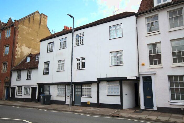3 Bedroom Town House To Rent In Exeter Street, Salisbury, SP1